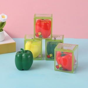 Jouet anti-stress en forme de légume vert, petit piment rouge créatif, design personnalisable, gadget de bureau pour jeunes (15-35 ans) - Product Image 3