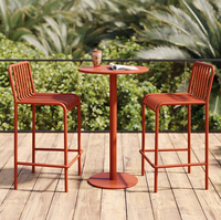Meubles de restaurant modernes et durables, tables et chaises hautes en fer et aluminium pour une utilisation en extérieur dans les cafés, restaurants, centres commerciaux