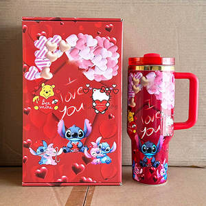 Großhandel Individuell Bedruckte 40oz Vakuum-Isolierflasche Valentinstag Cartoon-Becher mit Griff und Deckel - Product Image 1