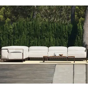 Ensemble de 4 meubles de salon d'extérieur modernes de luxe en aluminium antirouille et en osier pour porche ou jardin d'hôtel.