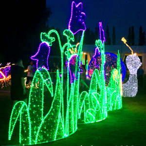 Grande installation lumineuse LED en forme de fleur pour Noël, décoration extérieure pour les fêtes et les paysages urbains - Product Image 1