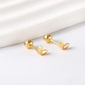 Boucles d'oreilles clous classiques vintage en forme de feuille, plaquées or 18 carats, zircon coréen, cadeau de Noël tendance - Product Image 3