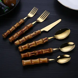 <span class=keywords><strong>Set</strong></span> di <span class=keywords><strong>posate</strong></span> vintage in acciaio inossidabile con manico in vero bambù naturale, finitura a specchio dorata, stile unico. - Product Image 3