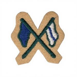Insignia de brazo de señaleros de infantería ligera británica con banderas cruzadas - Product Image 1
