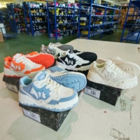 Vente en gros de baskets décontractées personnalisées avec lettres rétro imprimées, confortables, basses, style skate, durables et légères