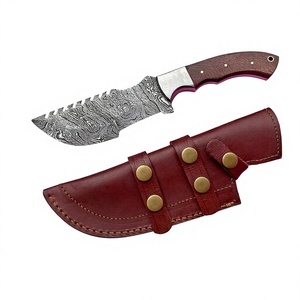 Couteaux de chasse Tracker en acier Damas artisanal de qualité supérieure, pour le camping et la chasse en plein air, avec manche en bois et étui en cuir. - Product Image 3