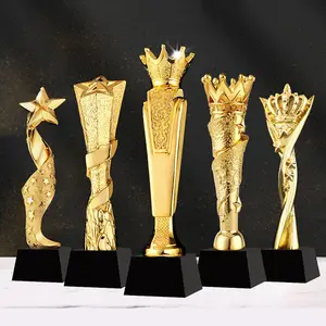 Großhandel Star Awards Metall Gold Sport Trophy Cup Benutzer definierte Metall Trophy mit K9 Black Glass Base