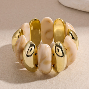 Brazalete de acrílico J con diseño geométrico ovalado y efecto difuminado, unisex, vintage, de nicho, de lujo, exagerado, joyería de mano para fiesta - Product Image 6