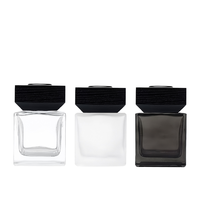 Bouteille diffuseur de parfum en verre noir translucide de forme carrée 100ml 120ml 200ml avec bouchon à vis de luxe, écologique et recyclable