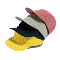 Casquette en nylon à 5 panneaux Chapeau à bord court et à profil bas Couleurs unies Casquette plate pour femme