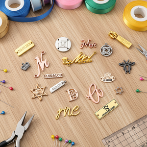 Etiquetas Metálicas Personalizadas de Bajo Precio para Logotipos de Marca, Aptas para Bolsas de Papel y Cajas, Venta al por Mayor de Fábrica, Servicio de Entrega Rápida - Product Image 6