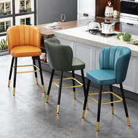 Tabourets de bar modernes en cuir de luxe léger, chaises hautes avec dossier pour la maison, l'hôtel et la salle à manger - Durables, écologiques, usage commercial