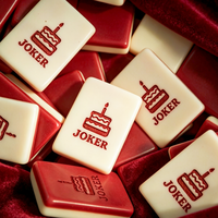 Mahjong à thème de Noël à 2 couches, décor de table en acrylique durable, pièces de Mahjong, jeu de société pour rassemblements d'hiver, cadeau de club ou de vacances