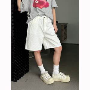 Shorts en denim blanc d'été pour hommes, style coréen tendance, couleur unie, décontractés, pour couple, coupe évasée, polyvalents, respirants, lavage au laser - Product Image 3