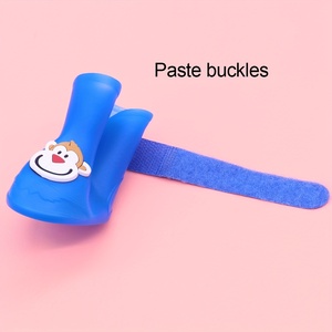 4 pièces mignon chien chiot pluie neige <span class=keywords><strong>bottes</strong></span> imperméable antidérapant chaussettes <span class=keywords><strong>pour</strong></span> animaux de compagnie chaussures pantoufles <span class=keywords><strong>pour</strong></span> les jours de pluie - Product Image 4