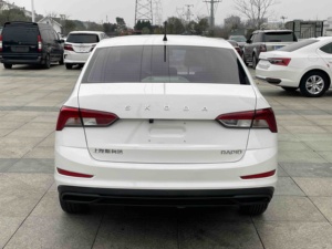 <span class=keywords><strong>Skoda</strong></span> Rapid <span class=keywords><strong>2020</strong></span> 1.5L Automatica Standard Berlina LHD Usata Benzina per Esportazione - Product Image 6
