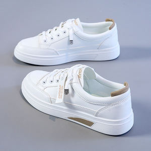 Chaussures de sport d'été tendance pour femmes 2025, en <span class=keywords><strong>cuir</strong></span> PU blanc, baskets décontractées avec semelle plate et design imperméable - Product Image 2