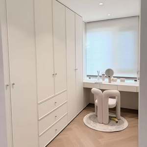 Armario de Madera Maciza Moderno y Minimalista Personalizado de Fábrica, Armario Ecológico Independiente, Vestidor Integrado - Product Image 1