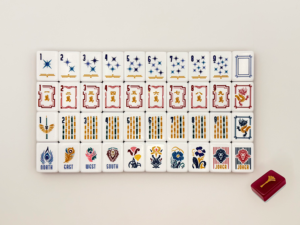 Ensemble de Mahjong Américain de Luxe Rouge Vin, 4 couches, en Acrylique, 160 tuiles, pour le Poker et le Divertissement, En Stock - Product Image 1