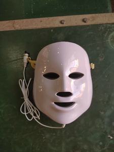 Máquina Facial 7 en 1 Más Popular 2026 con 7 Manijas de Trabajo y Máscara para Cuidado de la Piel, Rejuvenecimiento, Limpieza Profunda y Peeling Facial Acuático - Product Image 5