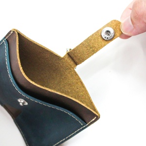 Porta Tarjetas de Identificación de Cuero Boshiho de Colores Mixtos con Correa para Tarjetas de Visita e Identificaciones de Empleados - Product Image 4