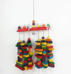 Büyük papağan kuş oyuncak ahşap papağan oyuncak üzerinde ısırmak için stand üzerinde nibbles