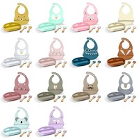 Nouvelle conception Assiettes divisées en silicone personnalisées sans BPA Vaisselle colorée pour bébé Assiette à ventouse Bavoir animalier