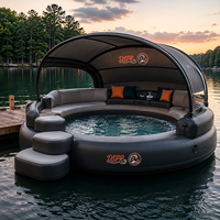 Salon flottant gonflable rond avec auvent solaire en forme de dôme, éclairage LED intégré, bar et sièges rembourrés pour les soirées dans les piscines de villas