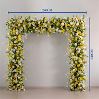 Arche de mariage en fleurs artificielles blanches et jaunes de 2,4 m pour la décoration de scène, la vitrine de magasin et l'arrangement de mariage en extérieur.