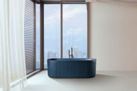 Baignoire autoportante ovale en pierre artificielle à surface solide cannelée verticale, écologique, de luxe, pour salle de bain et hôtel