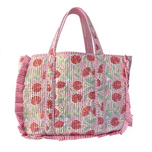 Sac fourre-tout matelassé en coton fait main, sac à bandoulière à volants floraux, sac de shopping en tissu, sac à main léger pour tous les jours pour fille - Product Image 1