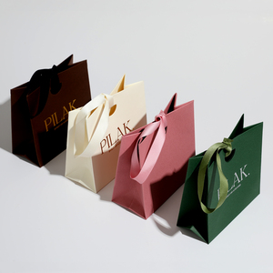 Bolsa de Regalo de Cartón Blanca Personalizable con Logotipo Impreso, Bolsa de Papel Kraft para Cosméticos, Lápiz Labial y Joyería - Product Image 6