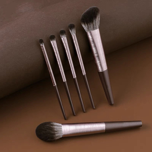 BELLEZA - Juego de 6 Brochas de Maquillaje Moradas/Marrones al por Mayor, Brocha para Base, Delineador de Ojos, Rostro, Labios, Afeitado, Etiqueta Personalizada, Pelo Sintético - Product Image 6