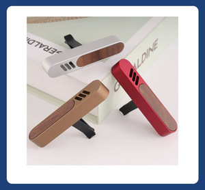 56H Car Fragrance <strong>Diffuser</strong> <strong>Vent</strong> <strong>Clip</strong> Hot Selling Factory Mini Car Perfume Custom Logo Natural Wood Car <strong>Vent</strong> <strong>Clip</strong> Air Freshener - Product Image 2