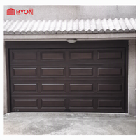 Porte de garage automatique en alliage d'aluminium avec design moderne, ouverture latérale coupe-vent, surface finie pour maison/villa