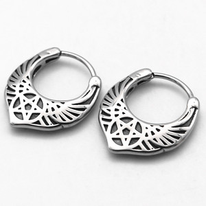 Pendientes Huggie de yunnique, diseño geométrico de estrella de acero de titanio, patrón circular triangular, joyería de moda - Product Image 5