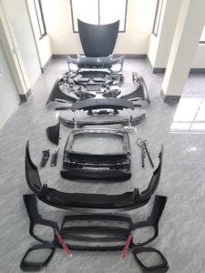 Nuovo Kit Carrozzeria PINDUN di Alta Qualità, Paraurti Anteriore/Posteriore Giallo per Porsche 970/970.1/970.2/971, Griglia Posteriore per Aggiornamento - Product Image 1