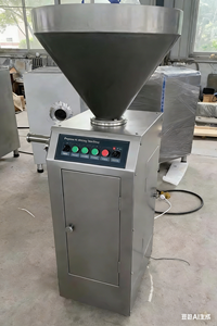 Machine de remplissage de saucisses quantitative et continue à commande pneumatique <span class=keywords><strong>BOAN</strong></span> SGI-111 avec torsion automatique pour boyaux naturels et protéinés - Product Image 3