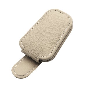 Nouvel accessoire multifonctionnel transfrontalier pour pare-soleil de voiture : pince à lunettes de soleil et rangement - Product Image 2