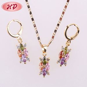 Juego de Joyería de Cristal Chapado en Oro, Collar con Colgante de Flor con Corte Marquesa y Pendientes para Mujer, Joyería de Moda para Fiesta - Product Image 1