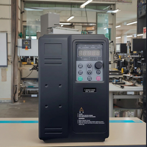 อินเวอร์เตอร์ปรับความถี่ RIQNO รุ่น A500 ซีรีส์ 355KW 380V 3 เฟส AC ควบคุมแบบเวกเตอร์ สำหรับมอเตอร์คอมเพรสเซอร์ขนาด 355KW - Product Image 2
