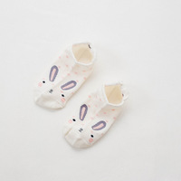 Vente en gros de chaussettes de sport en coton pour la cheville de petits animaux de dessins animés chaussettes bateau en coton invisibles à bouche peu profonde pour femmes