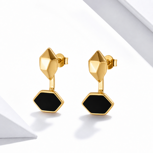 Boucles d'oreilles pendantes géométriques en acier inoxydable plaqué or 14 carats, avec polygone en acrylique noir - Product Image 1