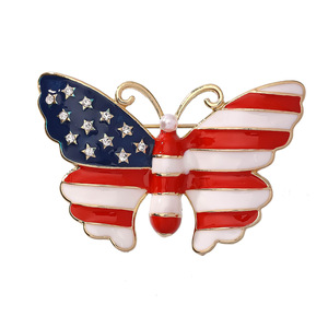Broche de Lujo con Diseño de Mariposa y Bandera Nacional, en Aleación de Zinc con Esmalte de Colores, Incrustaciones de Diamantes y Acabado en Gota de Aceite - Product Image 1
