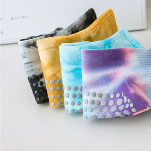 Calze sportive con Logo personalizzato in cotone con impugnatura Tie-Dye in gomma antiscivolo Pilates Design ad alta caviglia per la stagione estiva nuovo calzino sportivo - Product Image 2