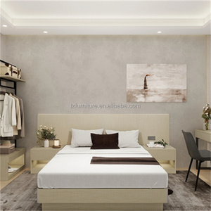 ชุดเฟอร์นิเจอร์ห้องนอนโรงแรมไม้สีอ่อนทันสมัย เตียงหุ้มเบาะพร้อมตู้เสื้อผ้า เป็นมิตรกับสิ่งแวดล้อม ทนทาน เหมาะสำหรับโรงแรมและโรงเรียน - Product Image 1