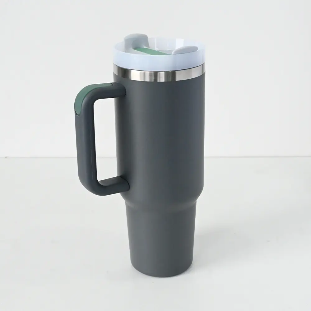 Entrepôt aux États-Unis 40oz ébauches de sublimation aventure Quencher tasses de voyage en acier inoxydable isolé sous vide 40oz gobelet avec poignée