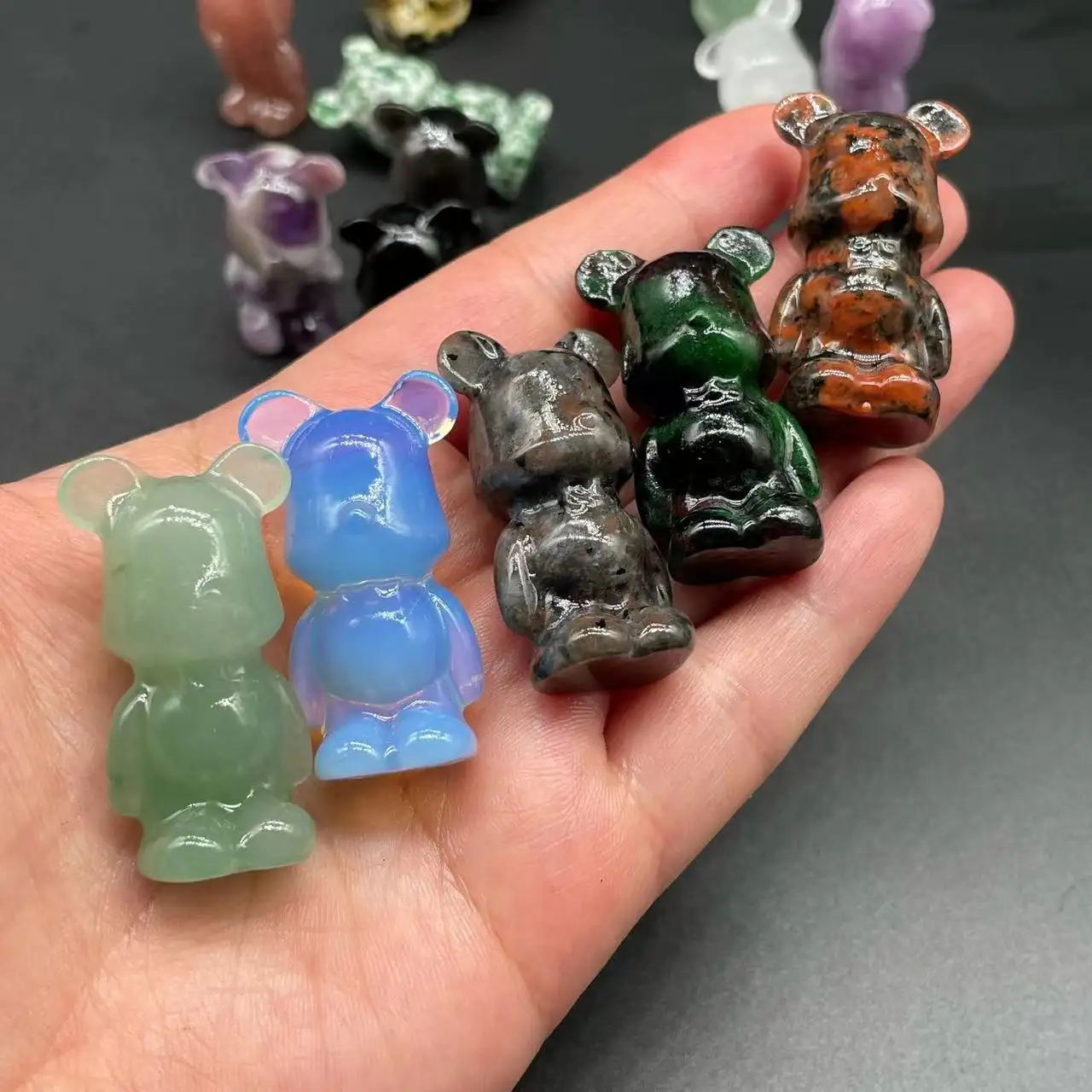 Commercio all'ingrosso di cristallo naturale trifoglio orso intaglio pietra artigianato 1.5 pollici Multi colore gemma ornamenti decorazione