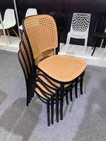 Chaise de salle à manger moderne en plastique polypropylène de haute qualité, chaise de Restaurant en plastique respirant et empilable