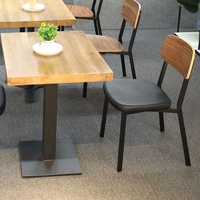 Ensembles de Mobilier Rétro Industriel en Bois pour Restaurant et Café: Tables et Chaises